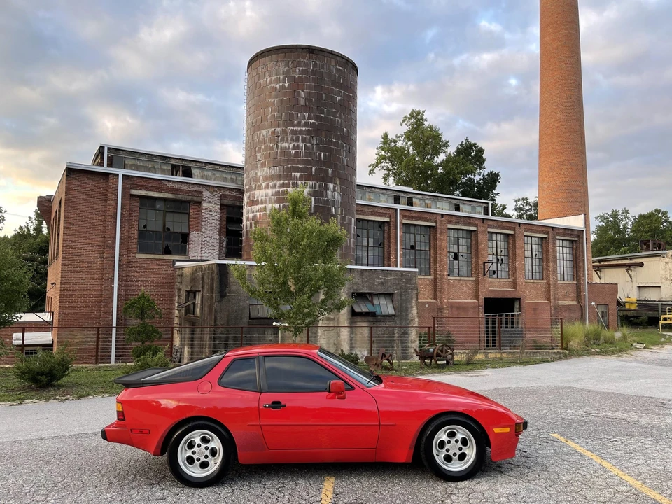 1985 Porsche 944 - Image 14 of 31