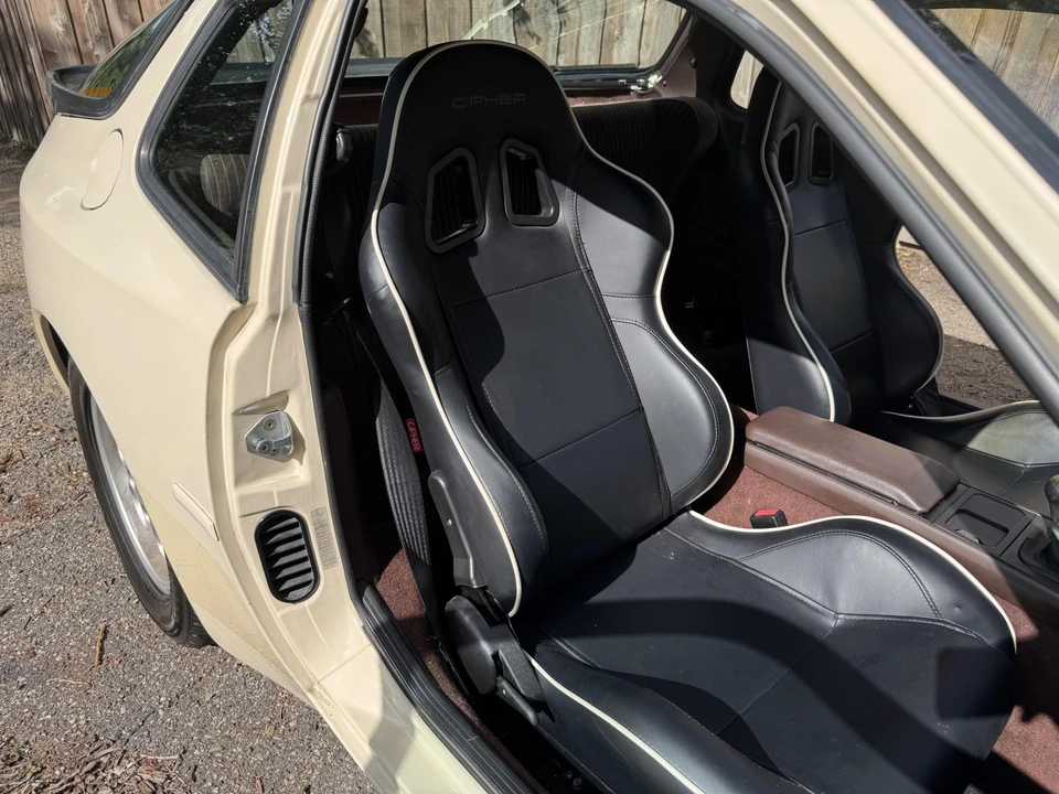 1985 Porsche 944 - Image 16 of 31
