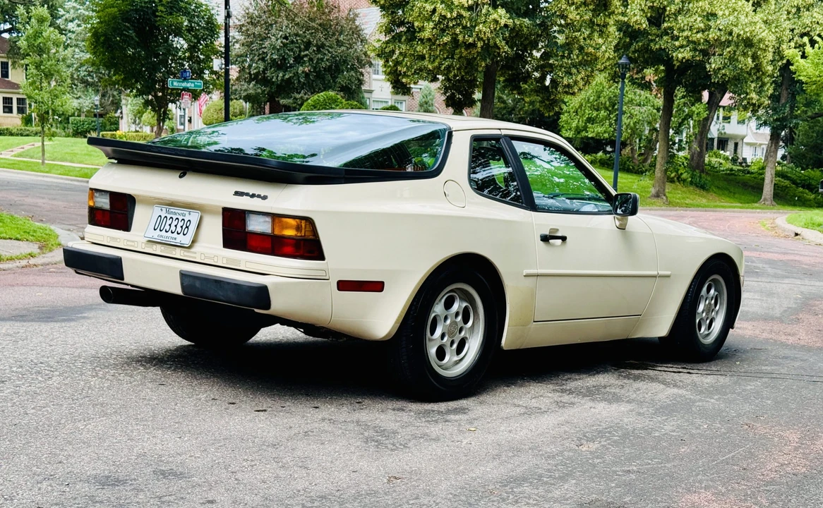 1985 Porsche 944 - Image 5 of 31