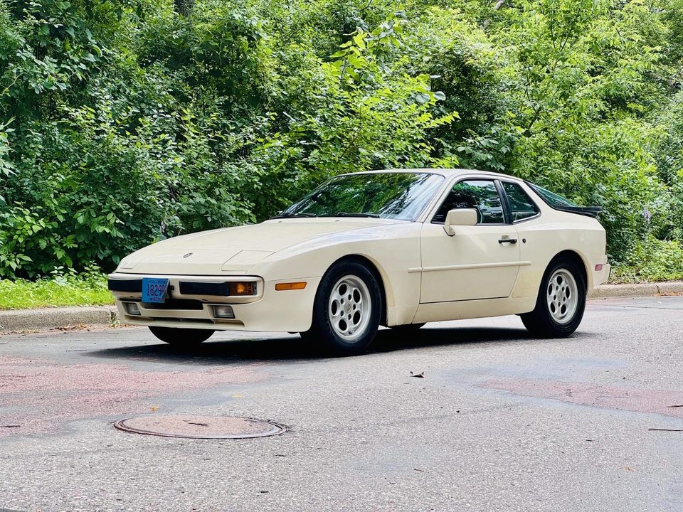1985 Porsche 944 - Image 2 of 31