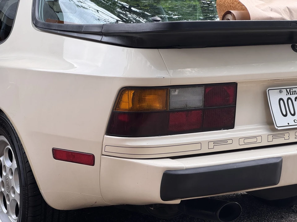 1985 Porsche 944 - Image 10 of 31