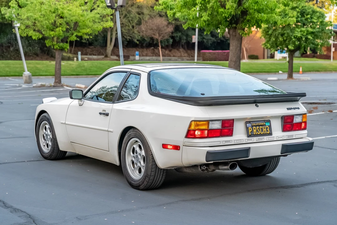 1985 Porsche 944 - Image 14 of 31