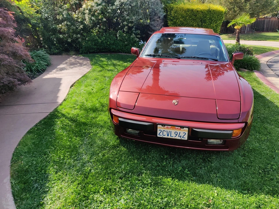 1985 Porsche 944 - Image 2 of 31