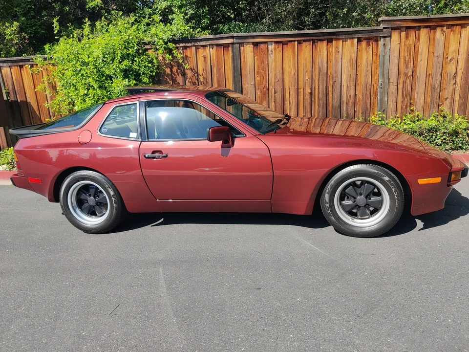 1985 Porsche 944 - Image 16 of 31