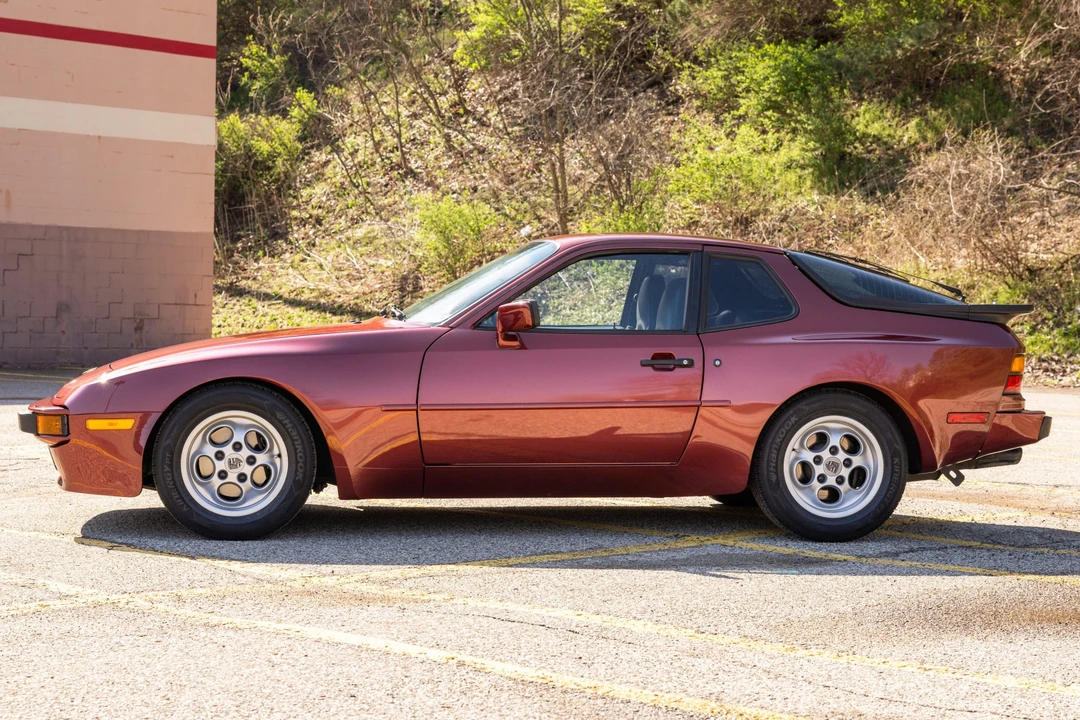 1985 Porsche 944 - Image 10 of 31
