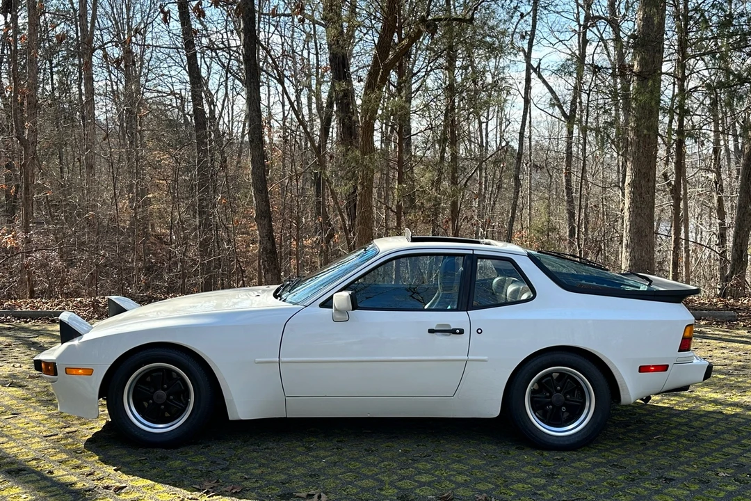 1985 Porsche 944 - Image 11 of 31