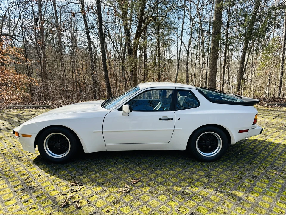 1985 Porsche 944 - Image 10 of 31