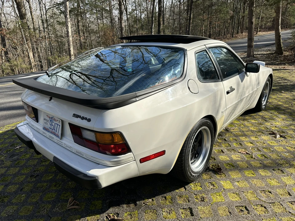 1985 Porsche 944 - Image 28 of 31