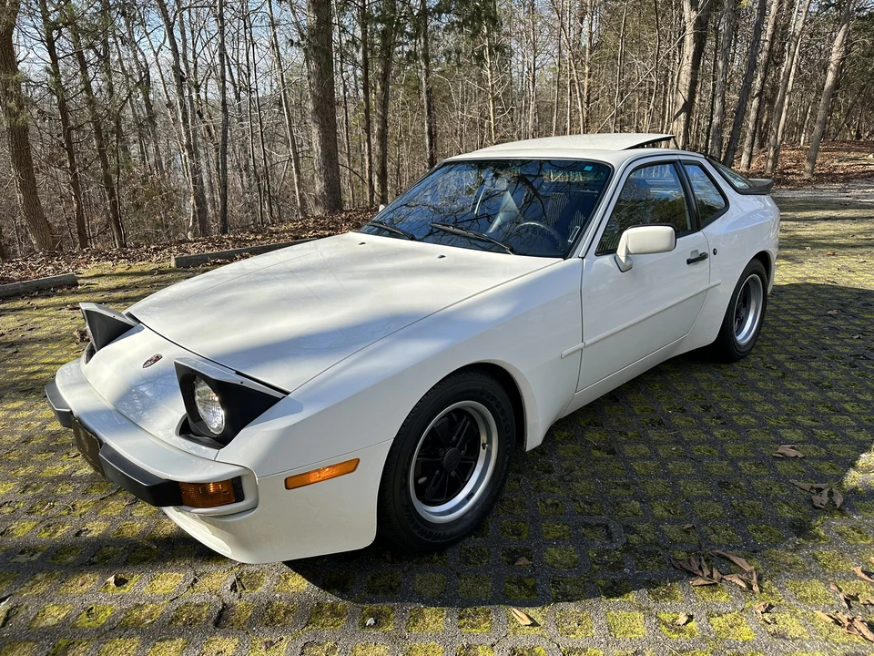 1985 Porsche 944 - Image 9 of 31