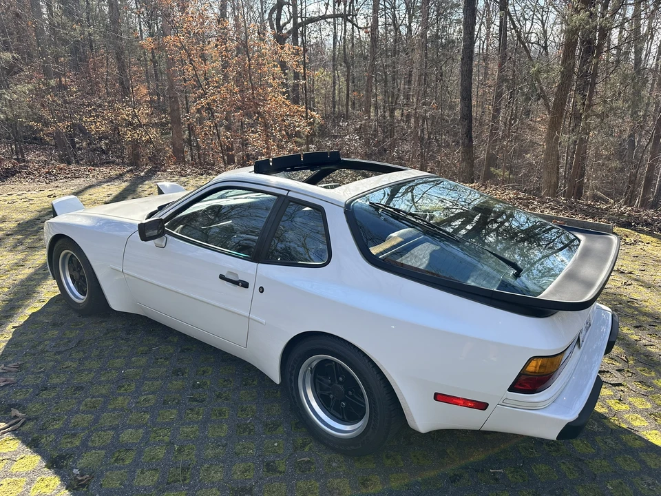 1985 Porsche 944 - Image 13 of 31