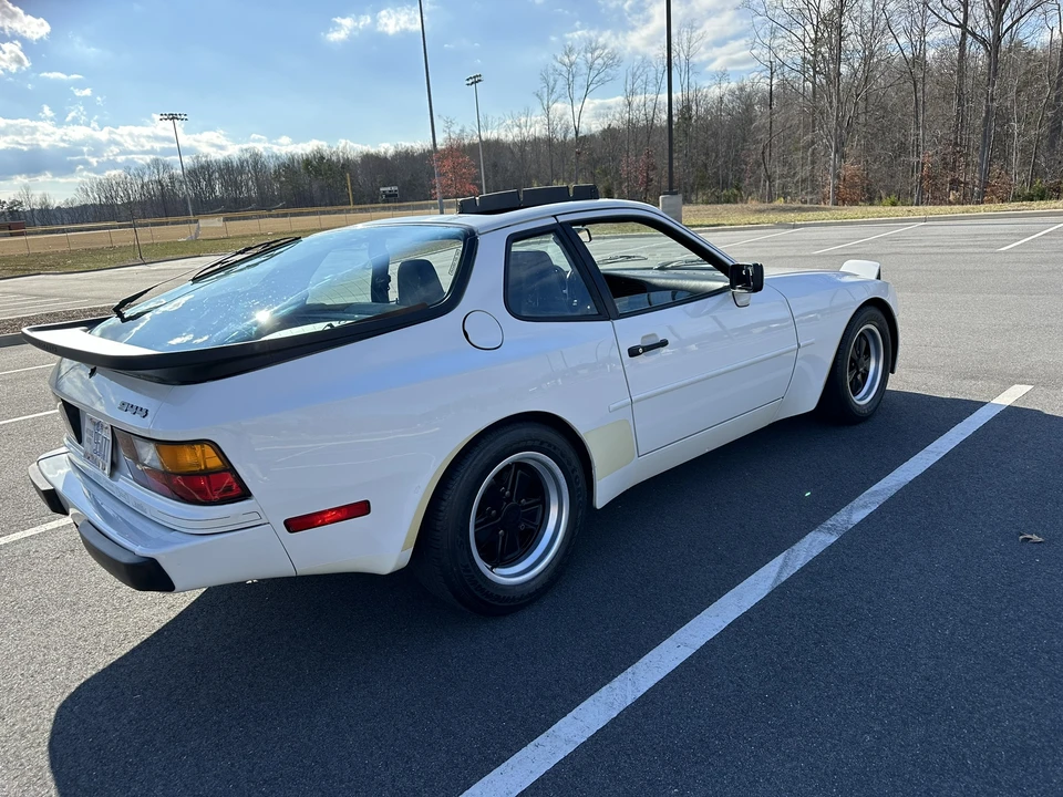 1985 Porsche 944 - Image 29 of 31