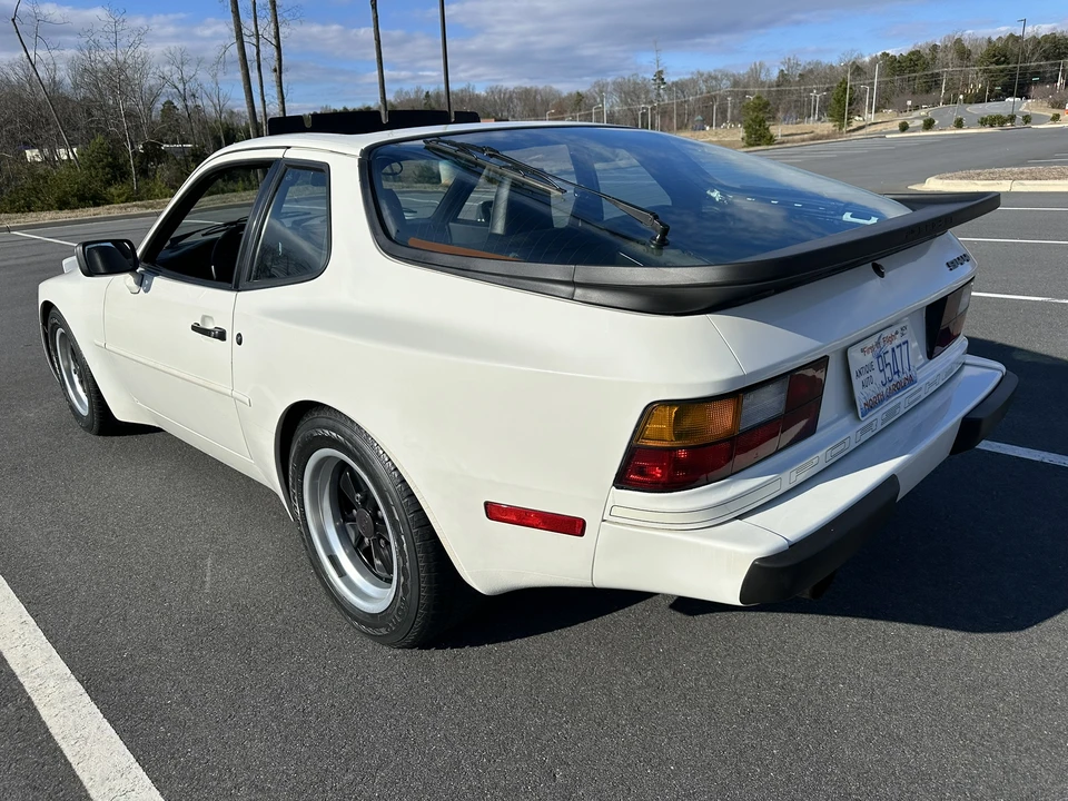 1985 Porsche 944 - Image 15 of 31