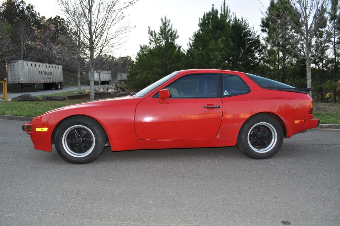 1985 Porsche 944 - Image 11 of 31