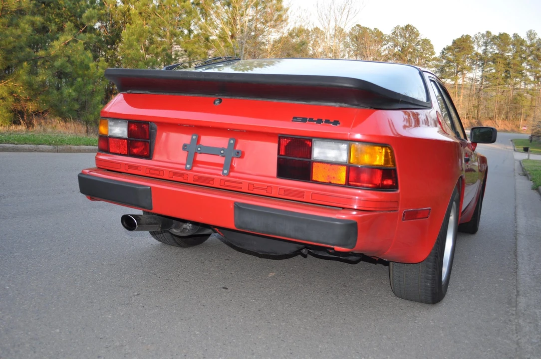 1985 Porsche 944 - Image 19 of 31
