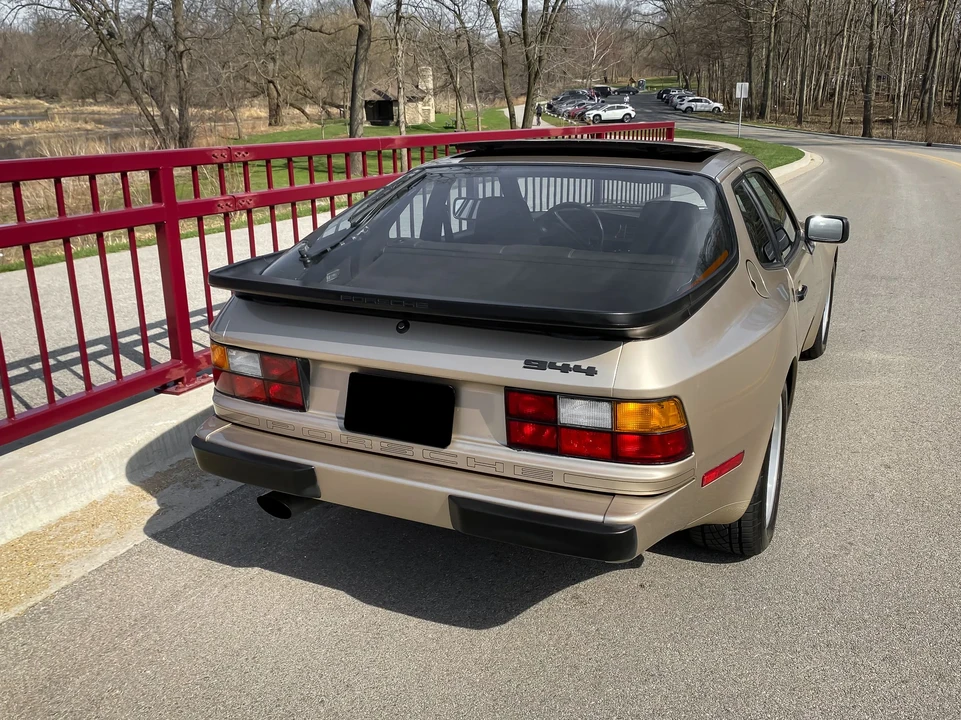 1985 Porsche 944 - Image 6 of 6