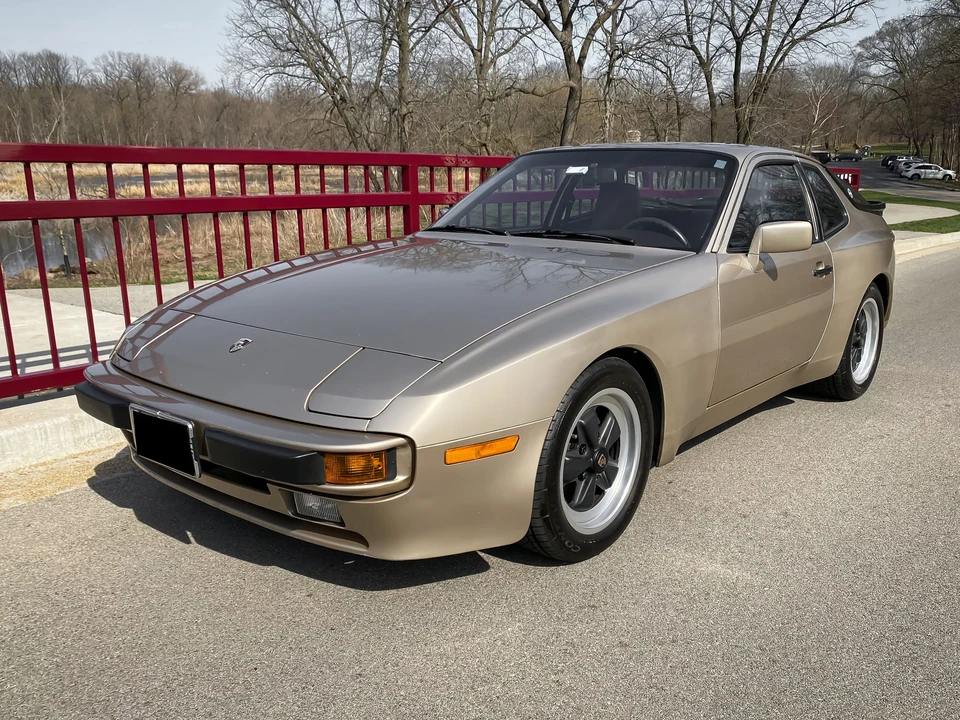 1985 Porsche 944 - Image 2 of 6