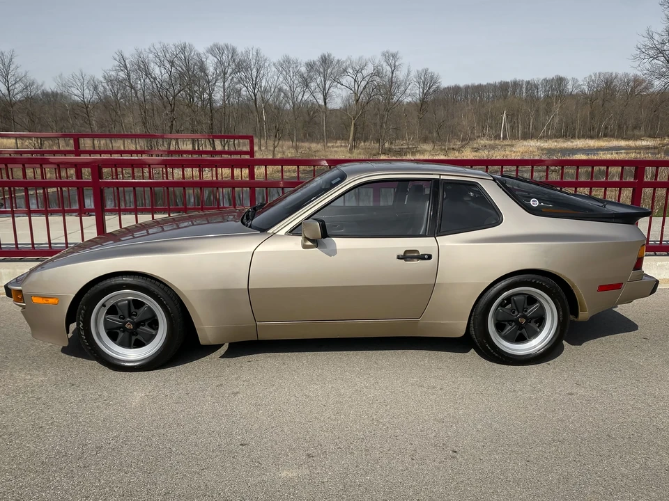 1985 Porsche 944 - Image 3 of 6
