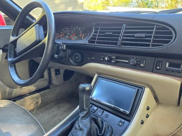 1985 Porsche 944 - Image 4 of 5