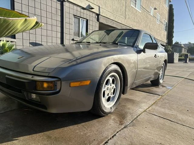 1985 Porsche 944 - Image 3 of 12