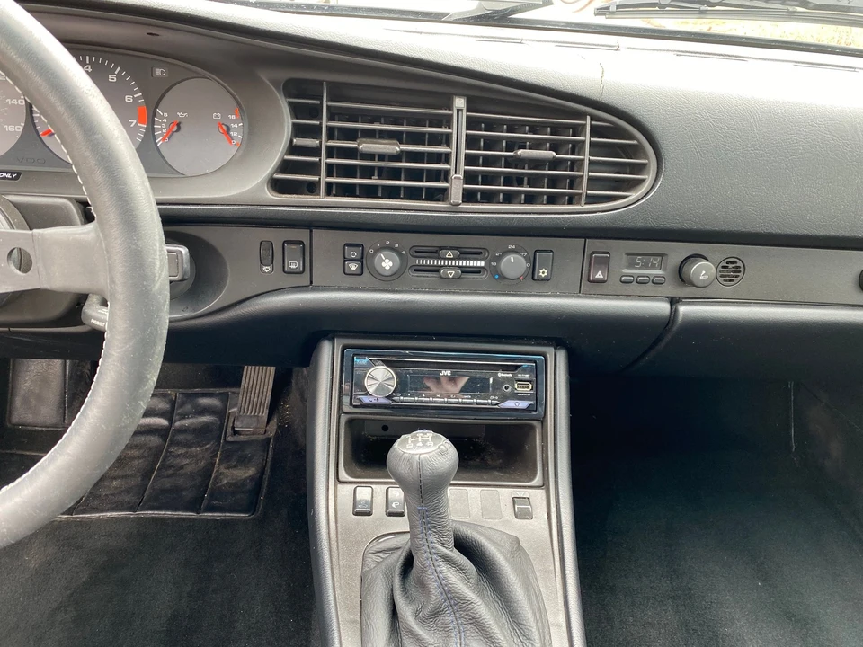 1985 Porsche 944 - Image 16 of 24