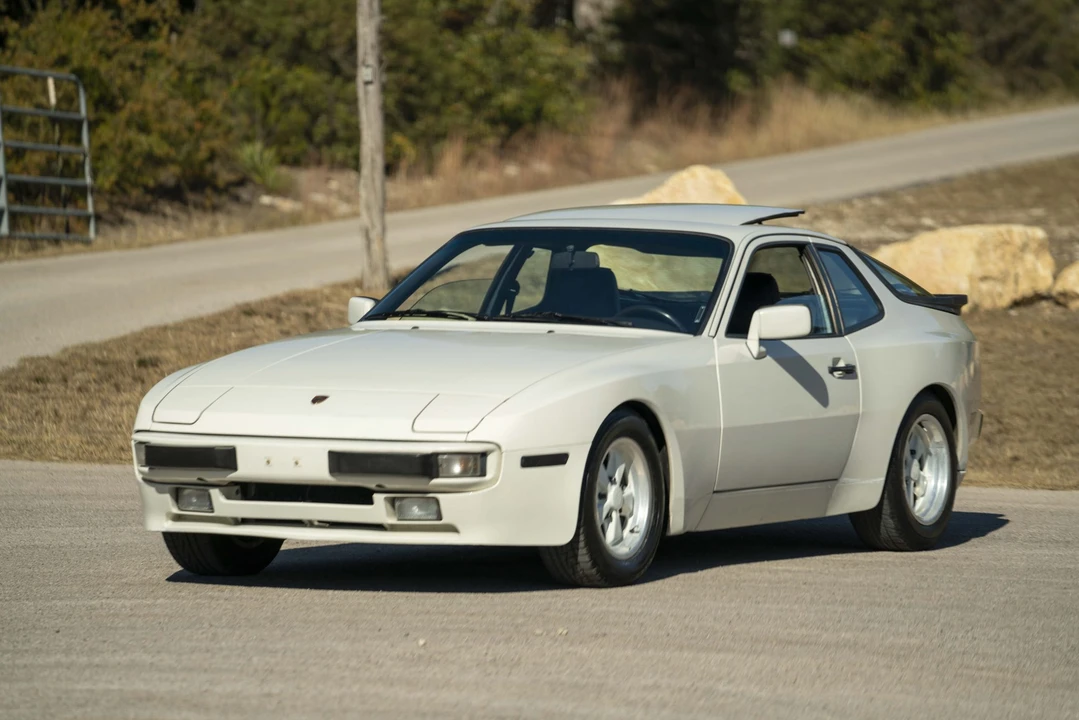 1985 Porsche 944 - Image 2 of 31