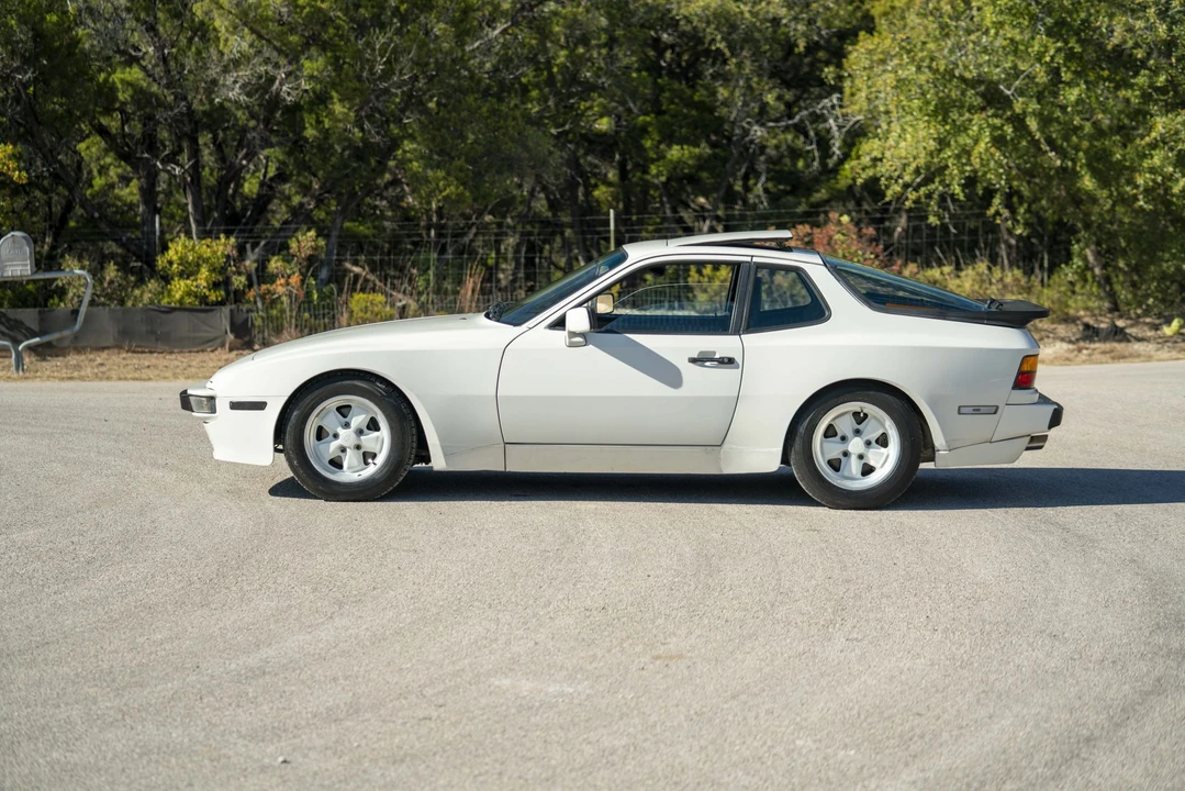 1985 Porsche 944 - Image 7 of 31