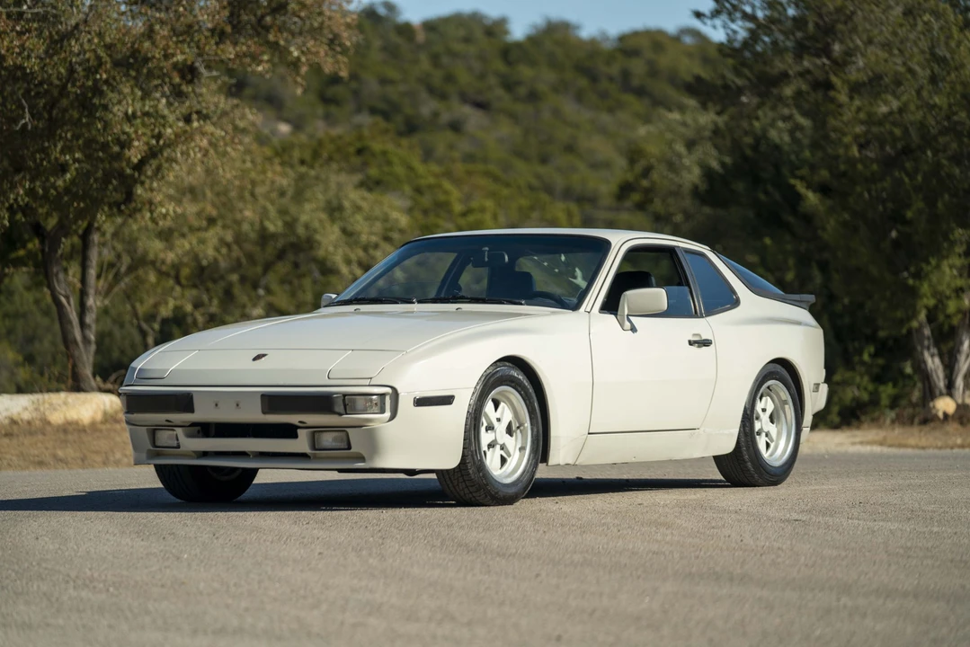1985 Porsche 944 - Image 3 of 31