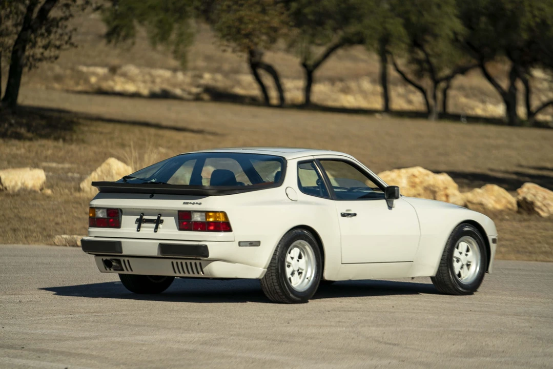 1985 Porsche 944 - Image 14 of 31