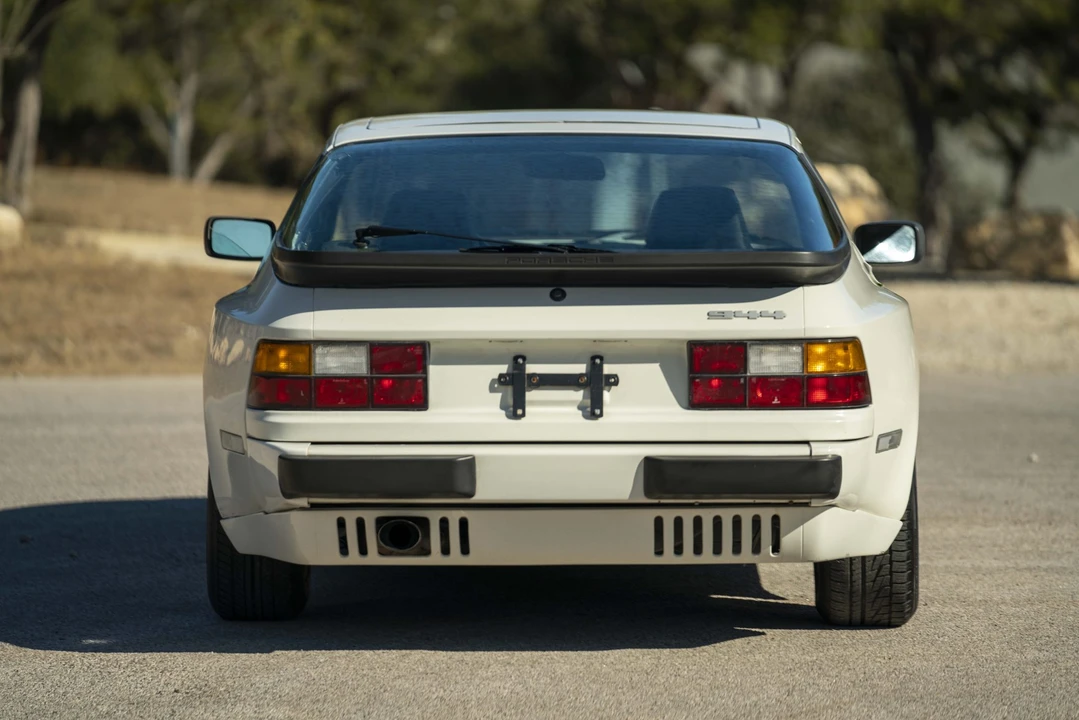 1985 Porsche 944 - Image 11 of 31