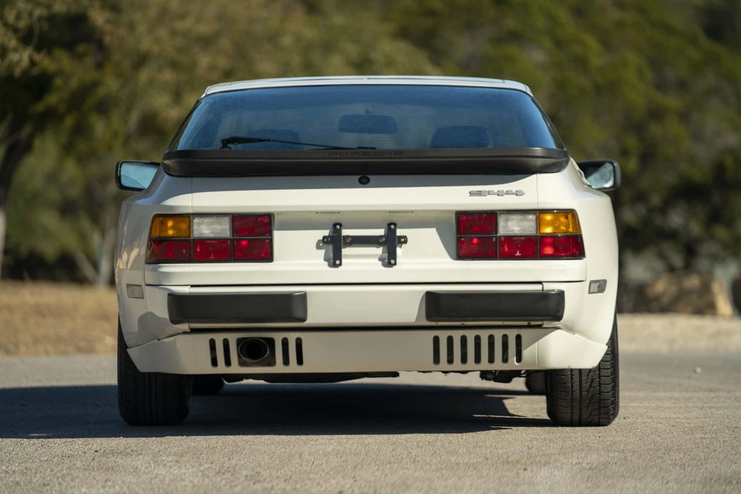1985 Porsche 944 - Image 10 of 31