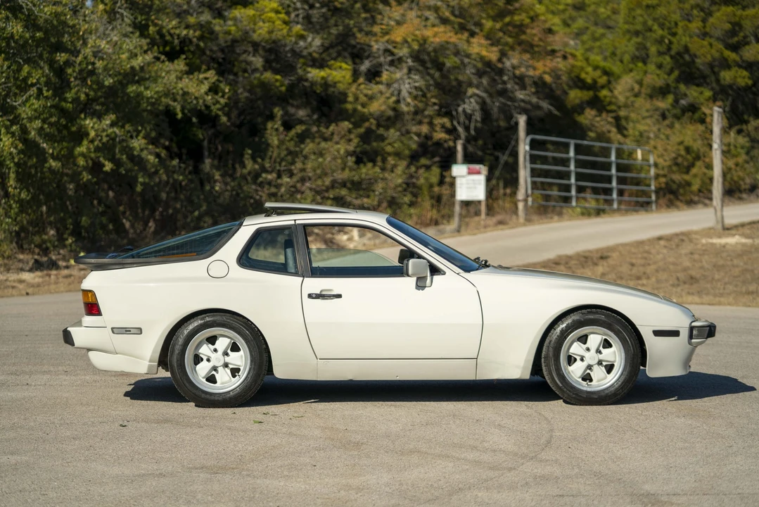 1985 Porsche 944 - Image 15 of 31