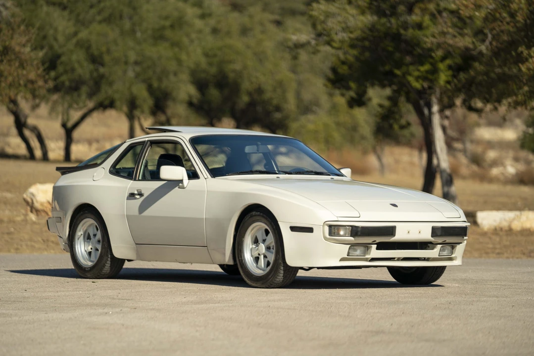 1985 Porsche 944 - Image 18 of 31