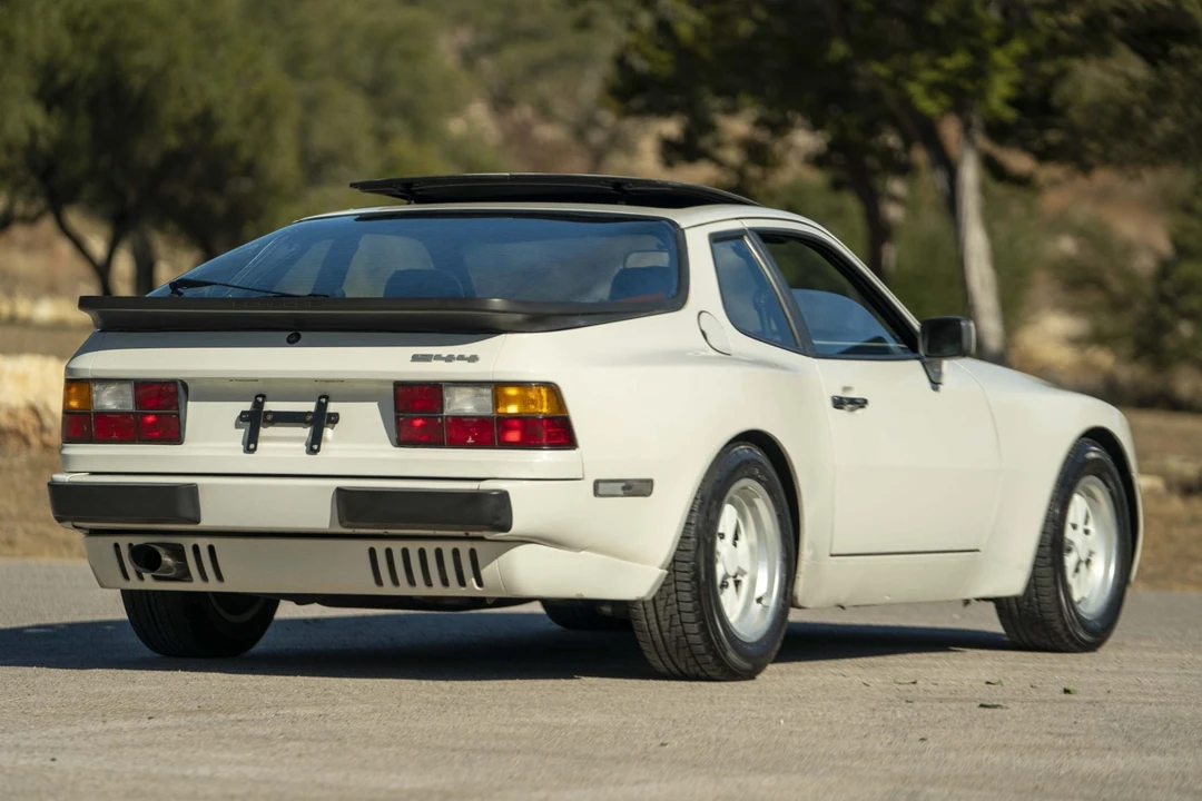 1985 Porsche 944 - Image 12 of 31