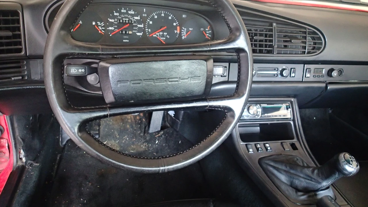 1985 Porsche 944 - Image 9 of 18