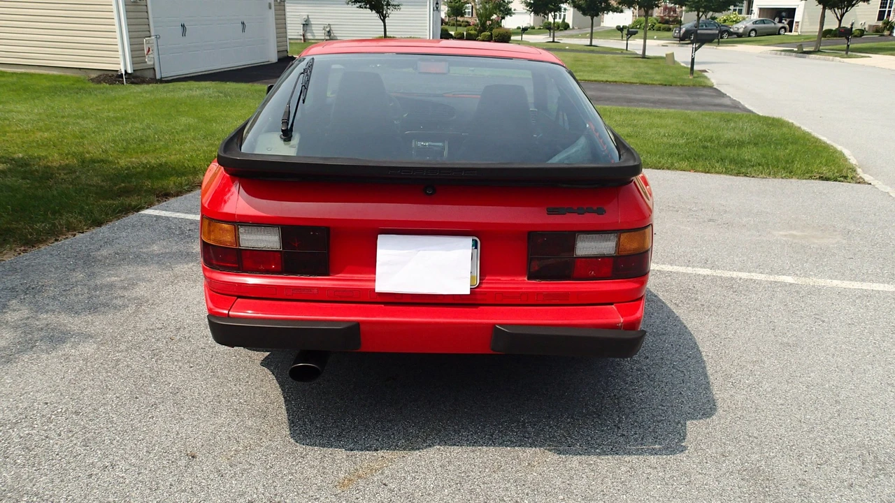 1985 Porsche 944 - Image 3 of 18