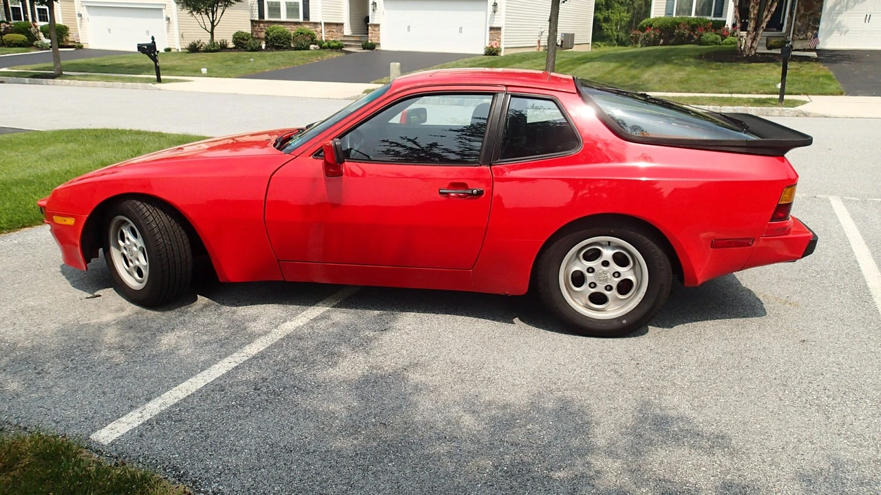 1985 Porsche 944 - Image 4 of 18