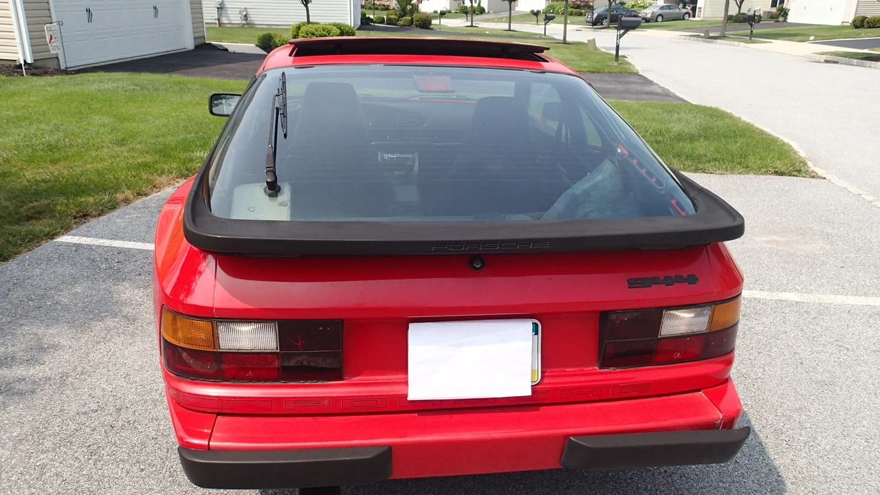 1985 Porsche 944 - Image 7 of 18