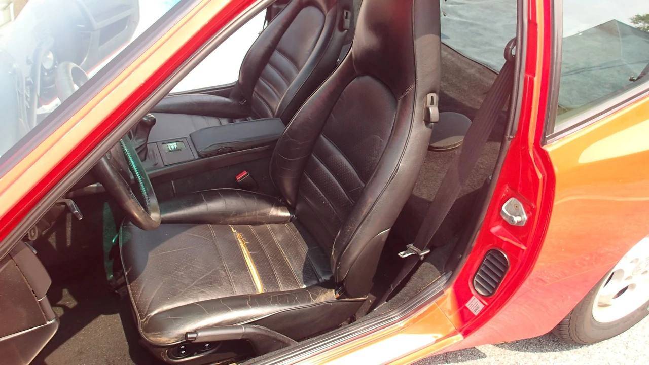 1985 Porsche 944 - Image 16 of 18