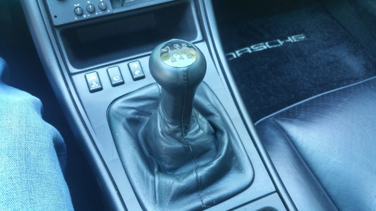 1985 Porsche 944 - Image 23 of 31