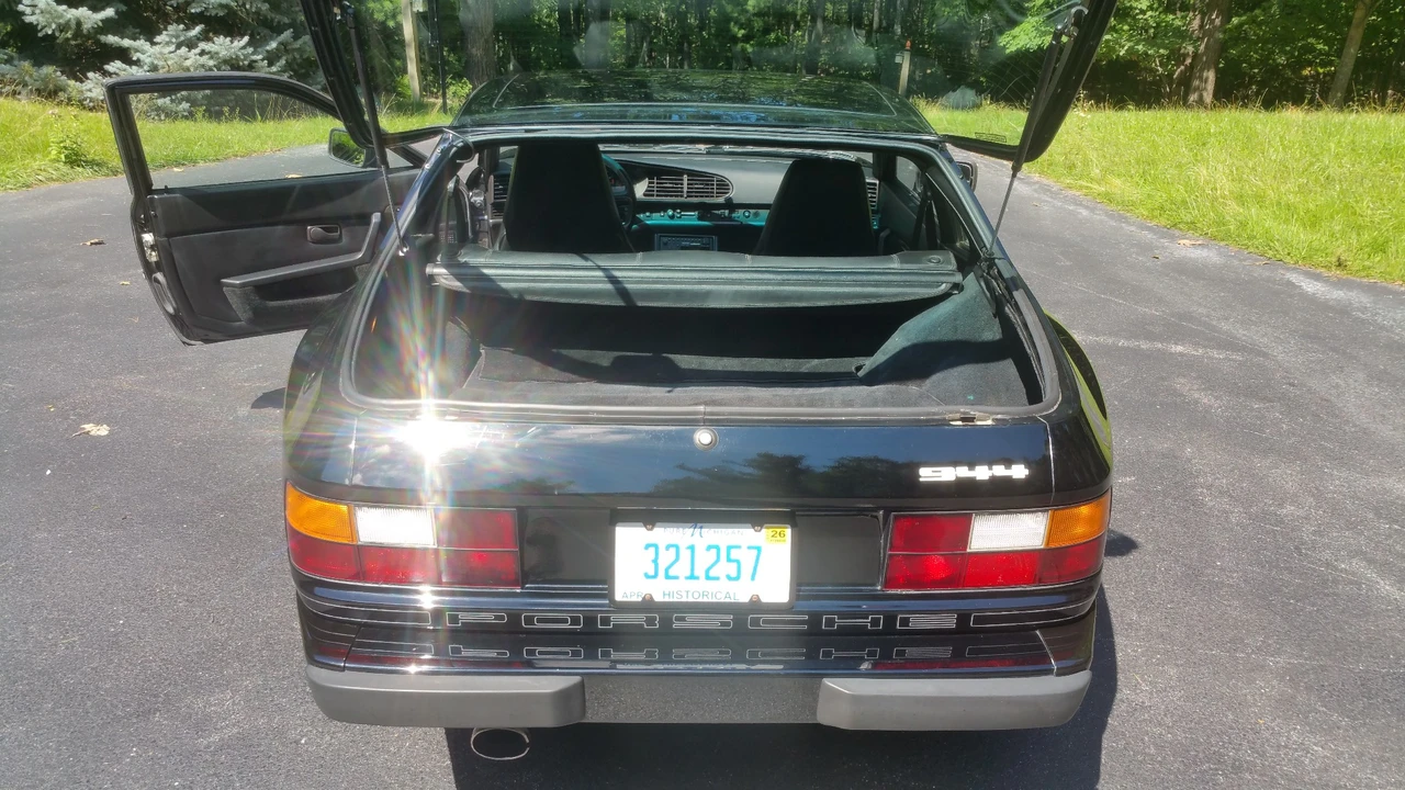 1985 Porsche 944 - Image 11 of 31