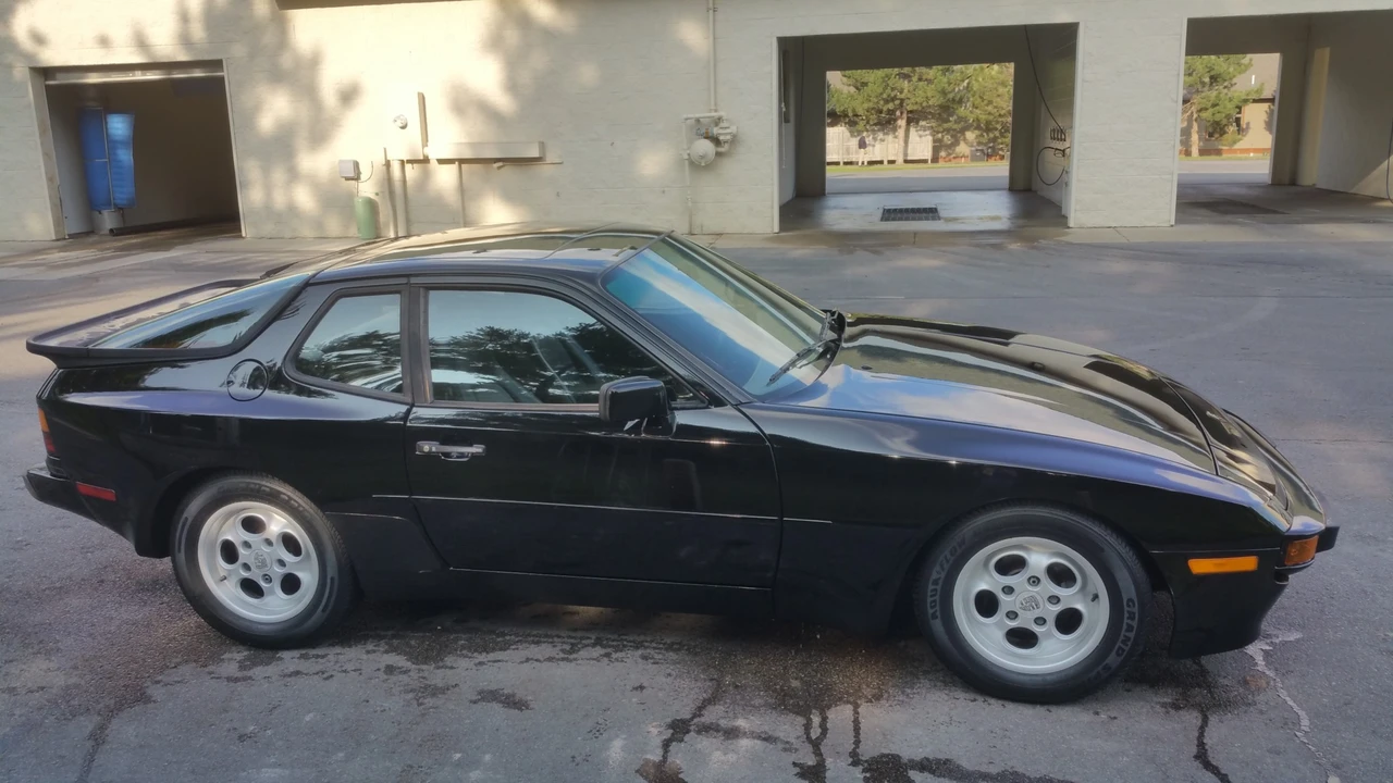 1985 Porsche 944 - Image 3 of 31
