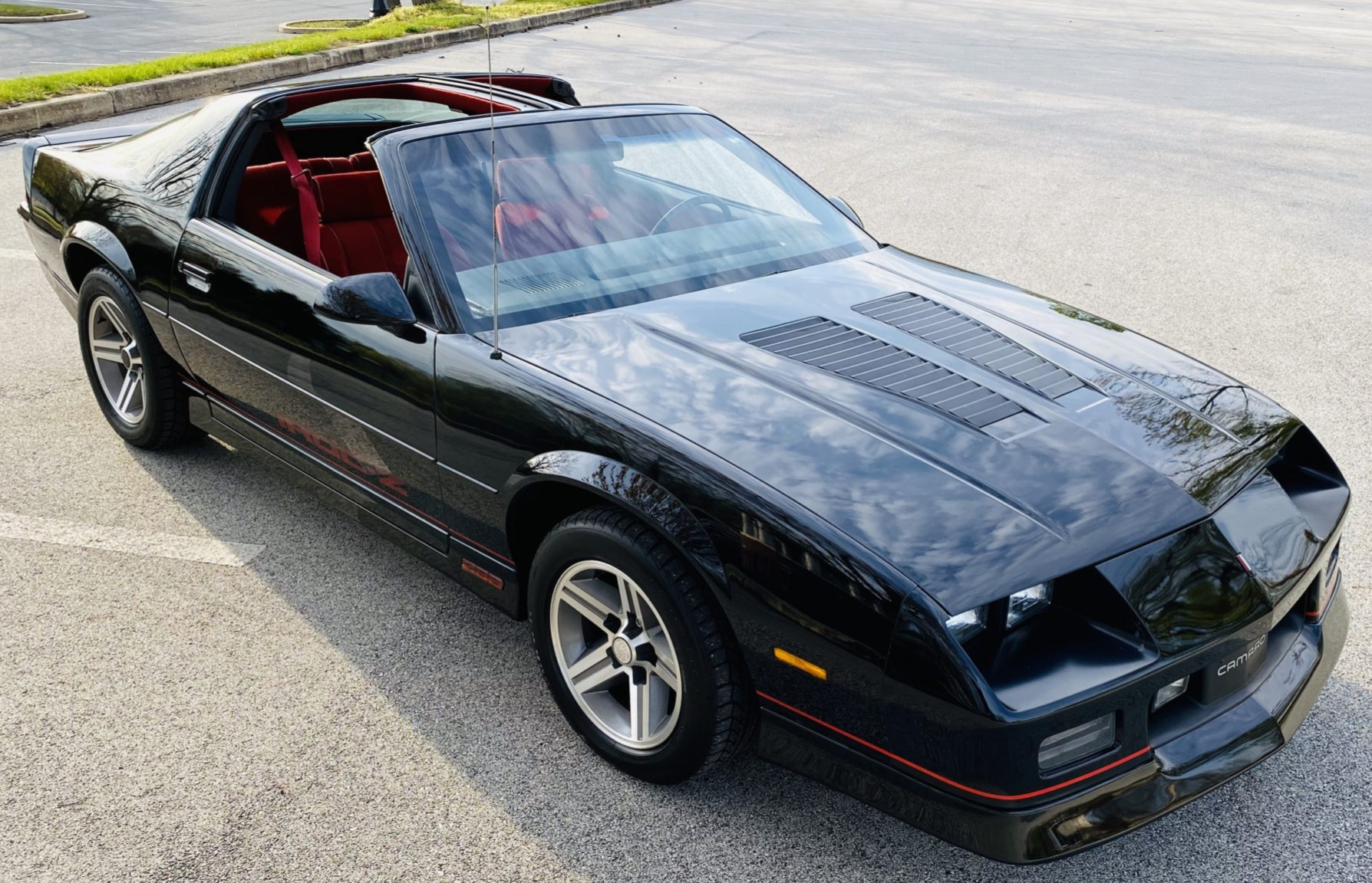 1985 Chevrolet Camaro Z/28 IROC-Z 5-Speed