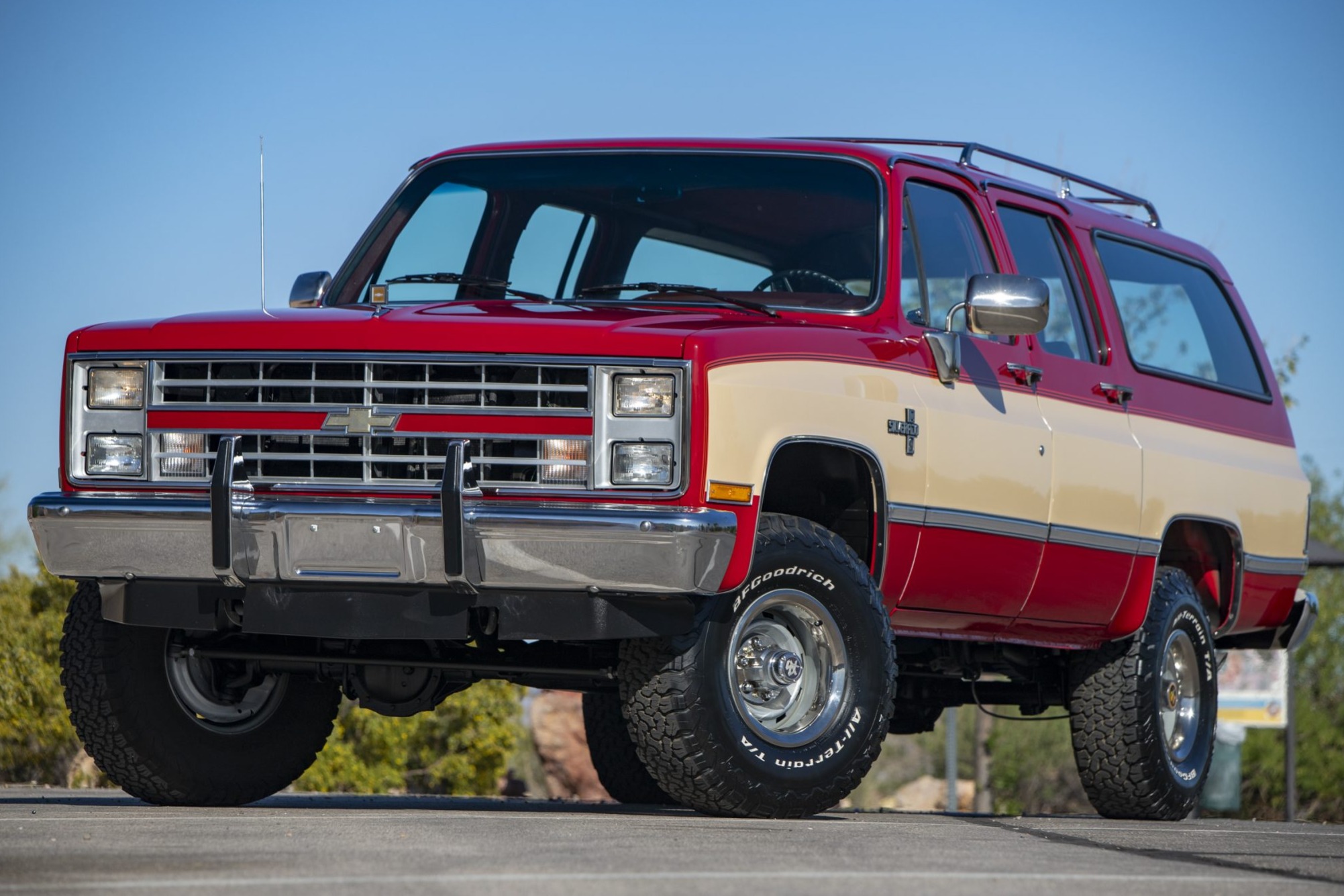 1985 Chevrolet K10 Suburban Silverado 5.7L 4×4