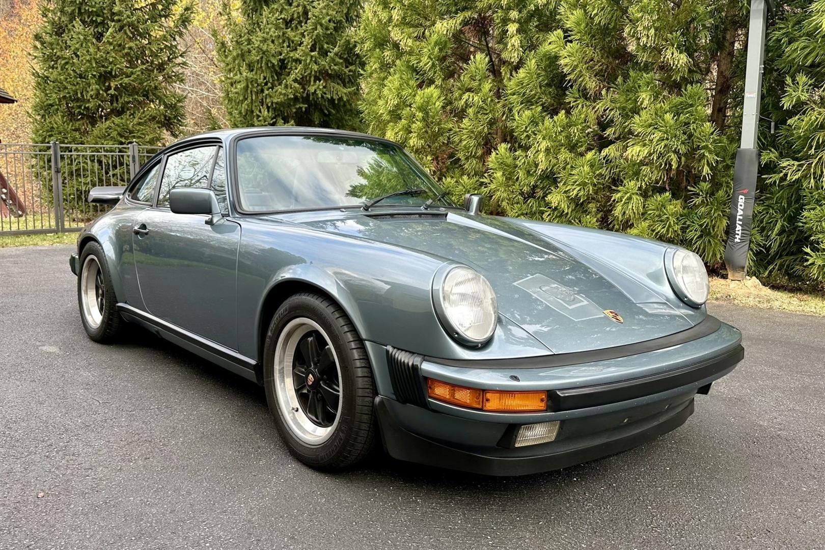 1985 Porsche 911 Carrera Coupe