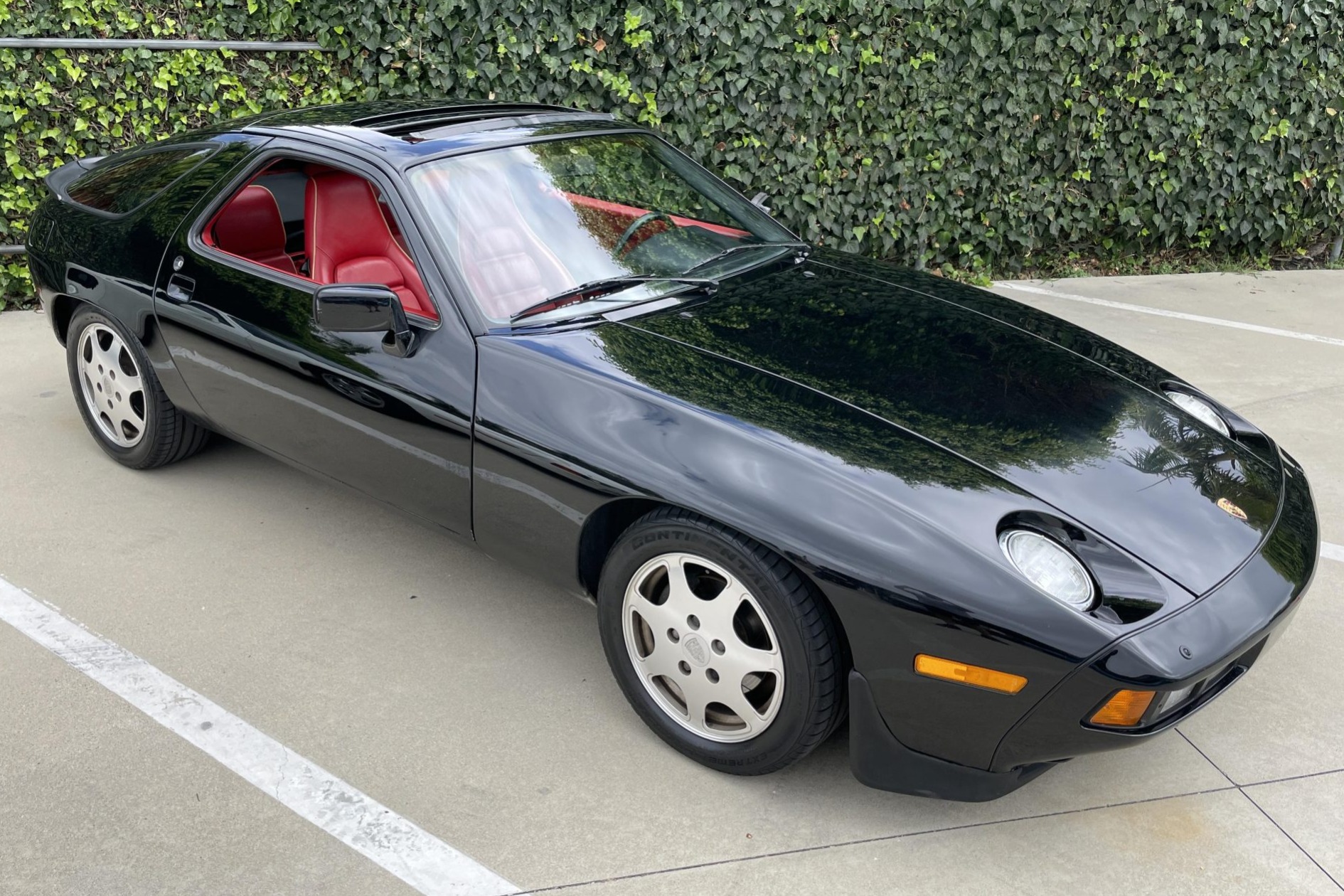 1985 Porsche 928S 5-Speed