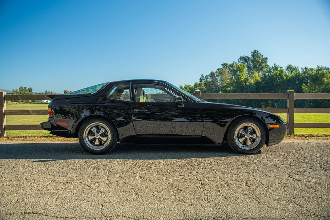 1986 Porsche 944 Turbo - Image 2 of 18