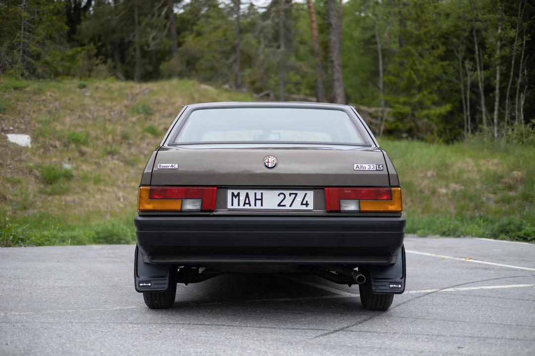 1986 Alfa Romeo - Image 5 of 31