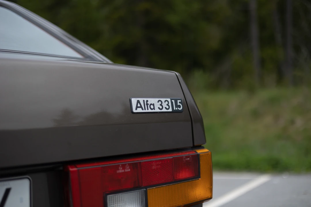 1986 Alfa Romeo - Image 28 of 31