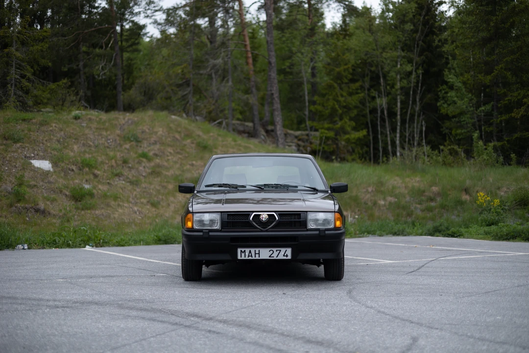 1986 Alfa Romeo - Image 3 of 31