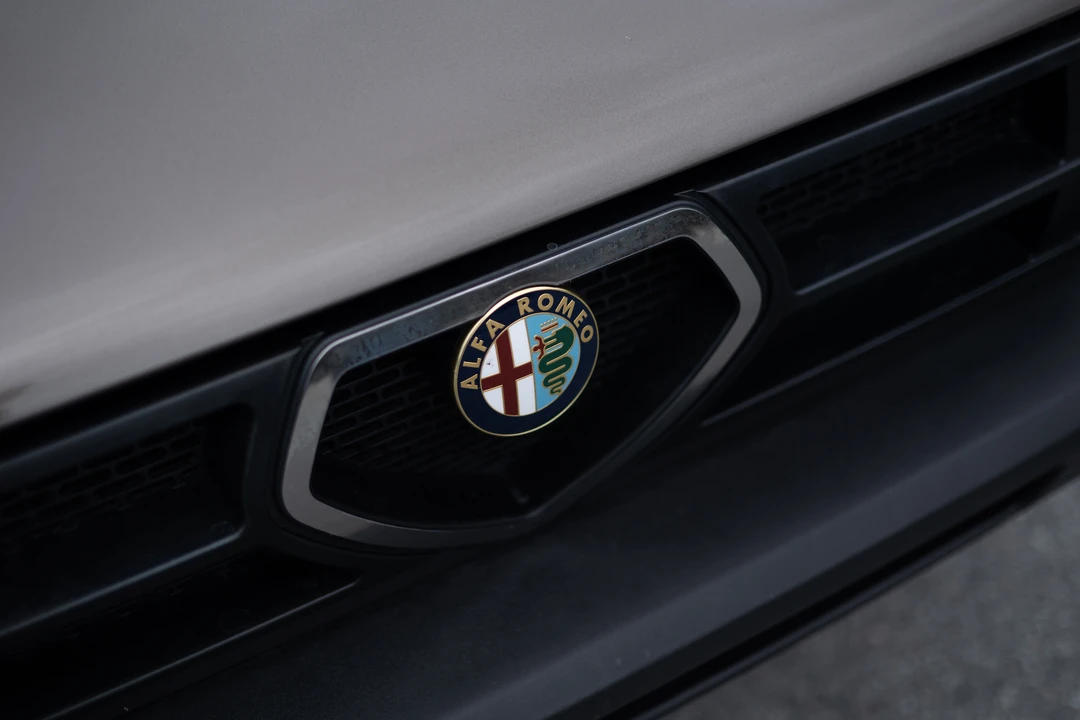 1986 Alfa Romeo - Image 16 of 31
